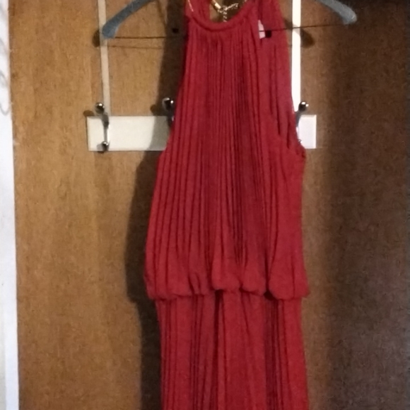 6 red gown - Picture 3 of 5